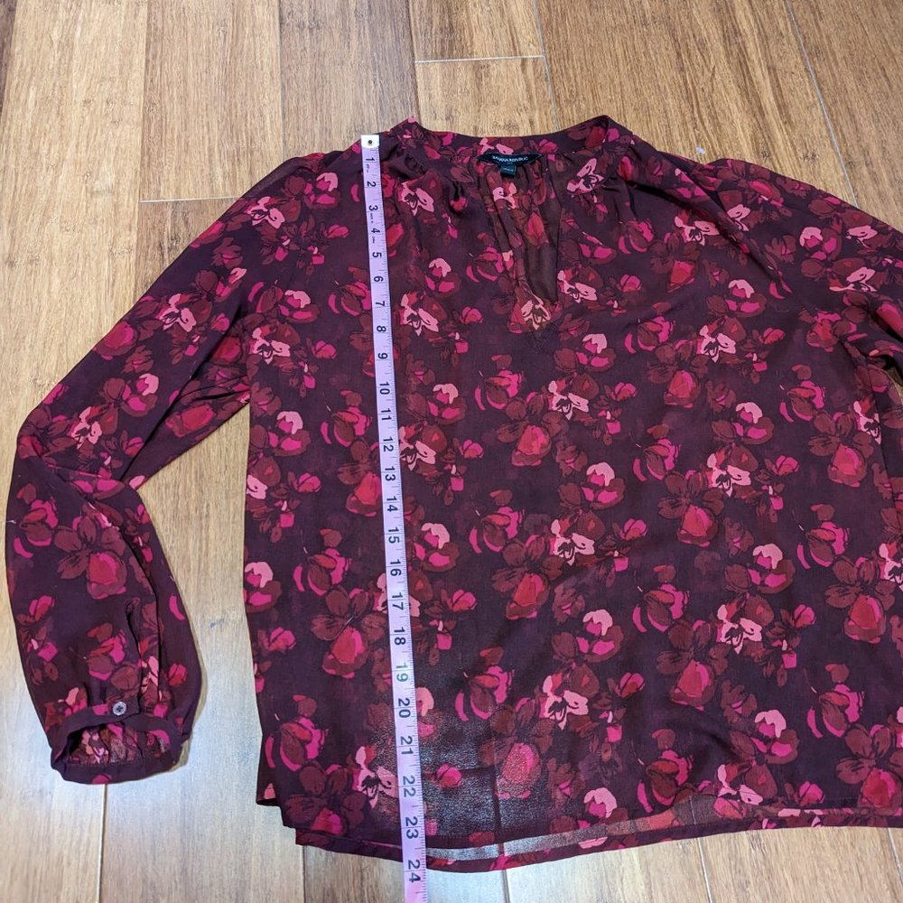 Banana Republic Factory Sheer Red Floral Blouse Size Medium - Picture 5 of 10